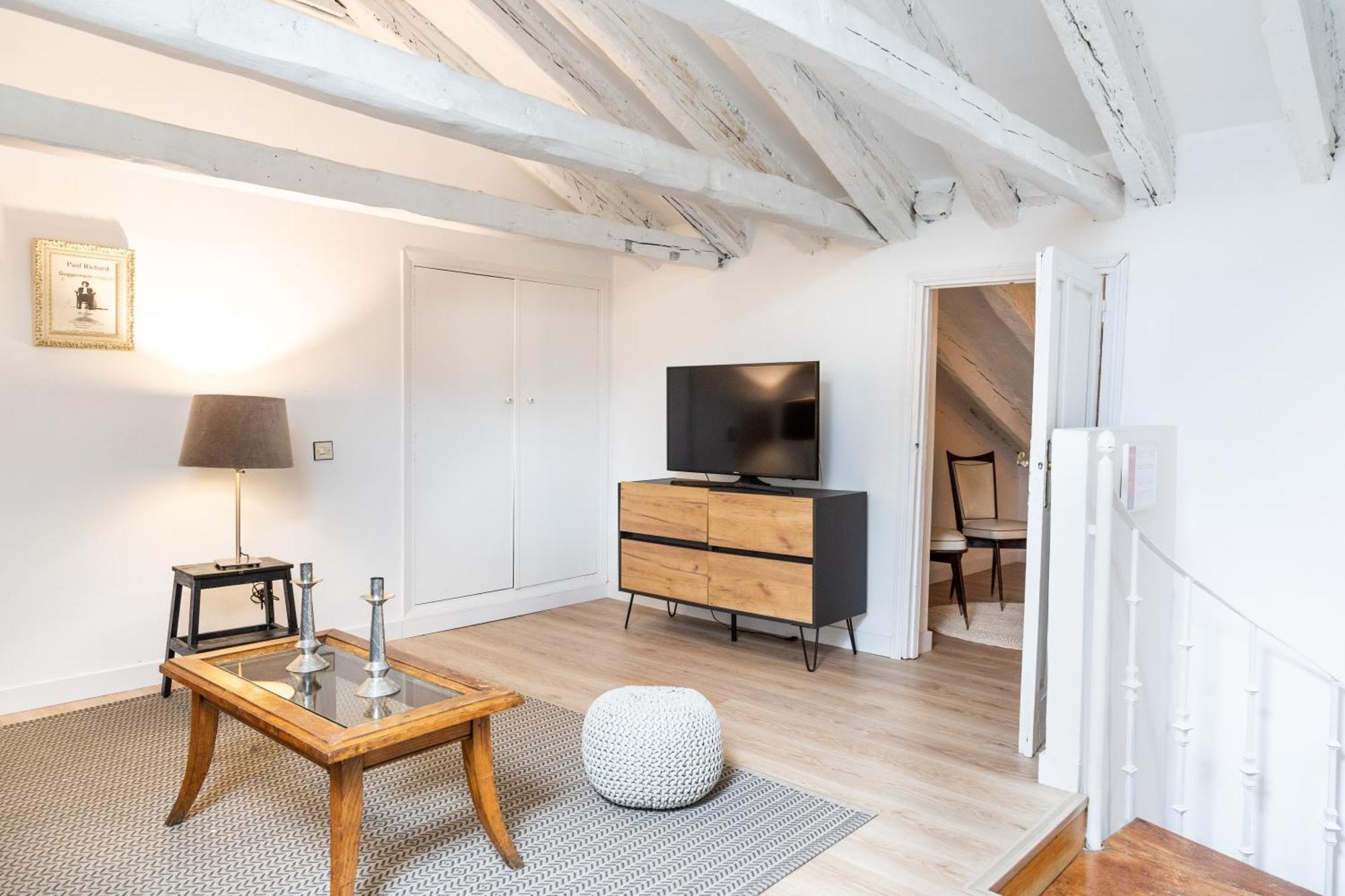 Fuencarral II - Apartamento Tipo Buhardilla En El Centro De Madrid * Madrid